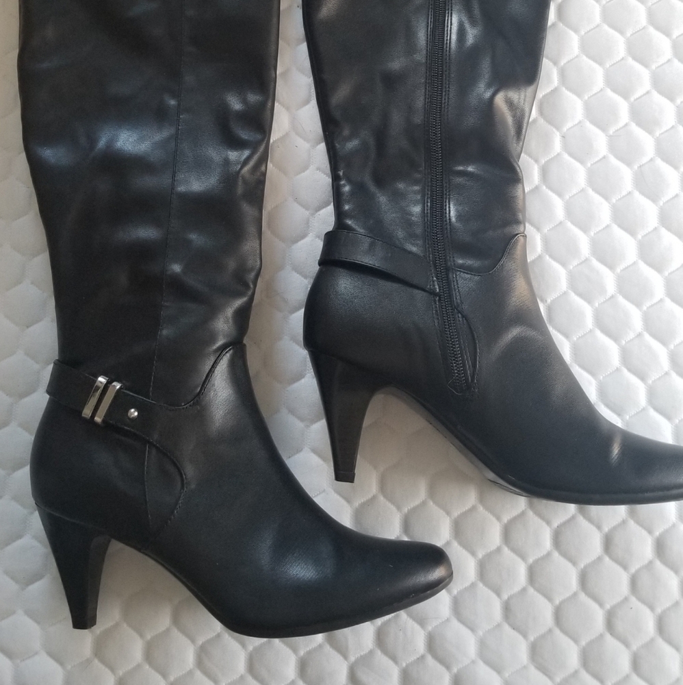 Black Knee High Boots Size 8